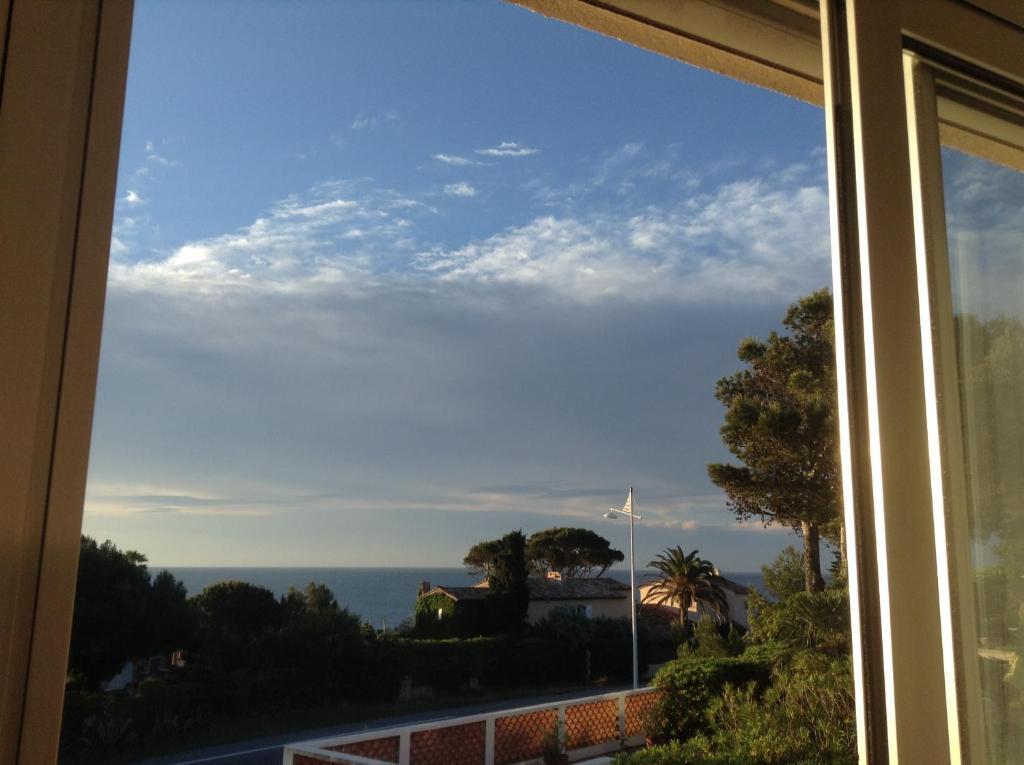 Hotel La Caravelle Fréjus Eksteriør bilde