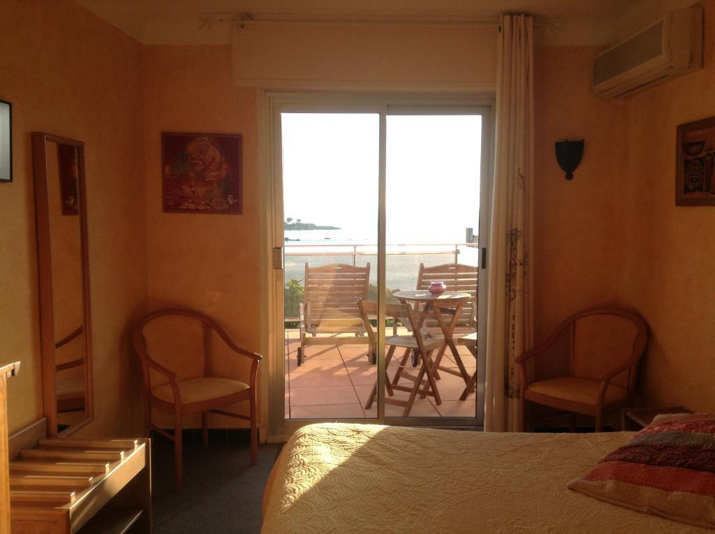 Hotel La Caravelle Fréjus Eksteriør bilde