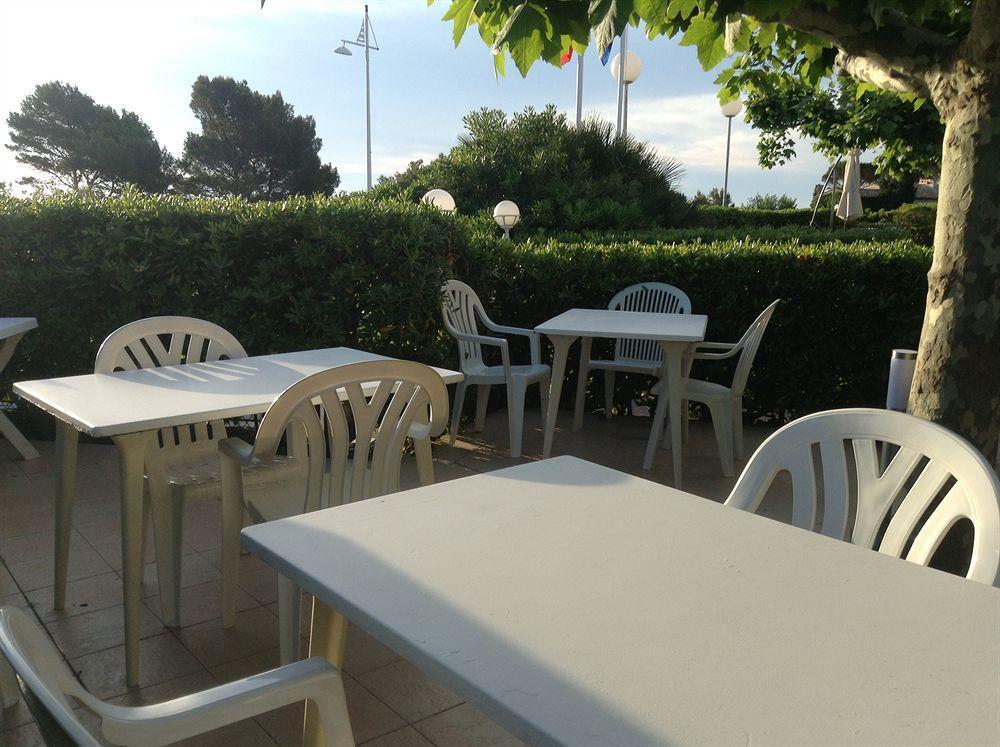 Hotel La Caravelle Fréjus Eksteriør bilde